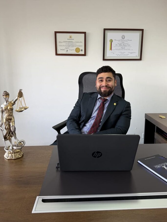 Abogado especialista José Bucurú