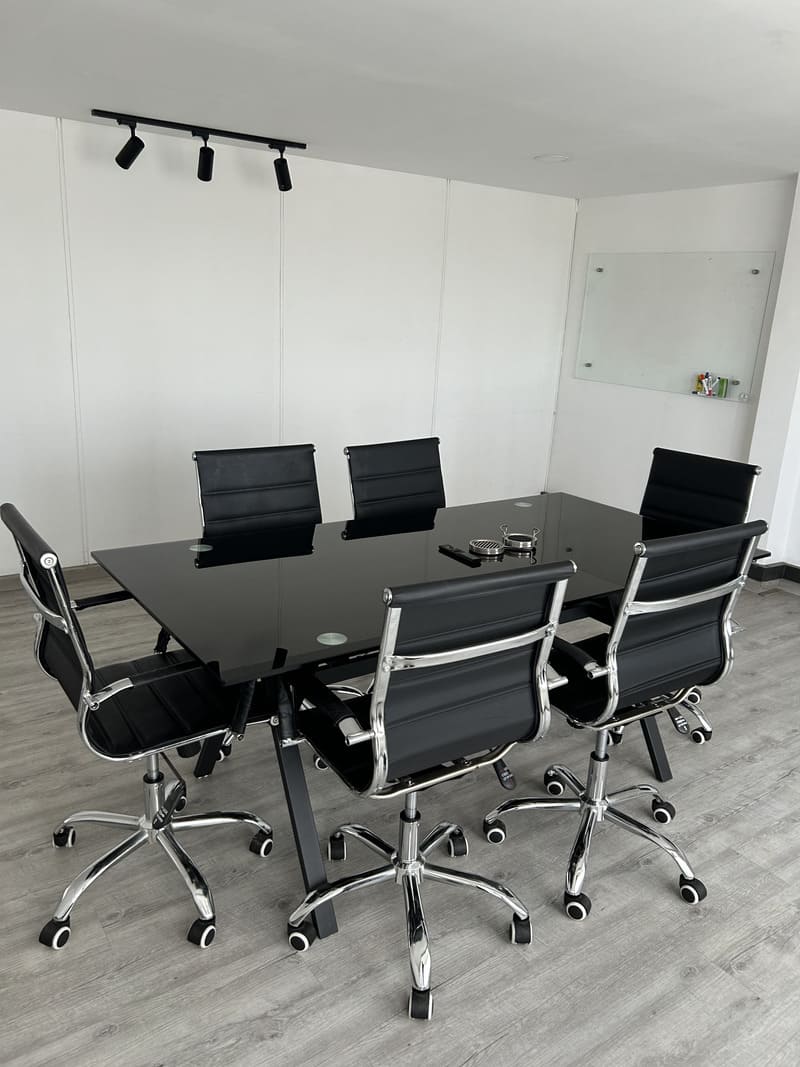 Sala de juntas, firma de abogados en la ciudad de Bogotá
